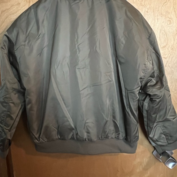 Woman’s Bomber Jacket - Picture 7 of 10